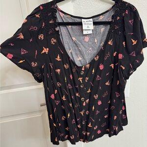 Torrid Harry Potter Theme short Sleeve Blouse size 2 (18-20)